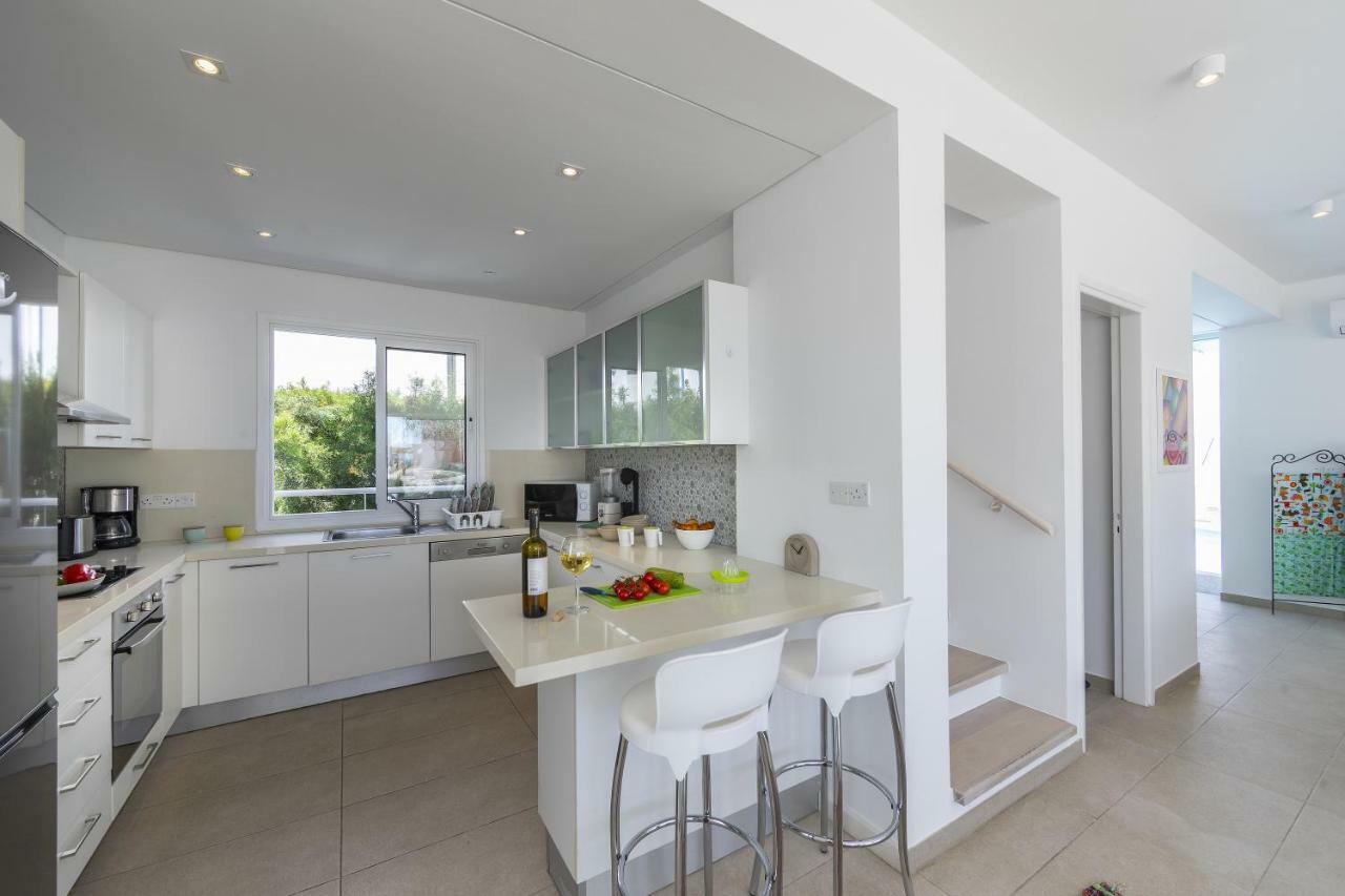 Oceania Villa โปรทาราส ภายนอก รูปภาพ