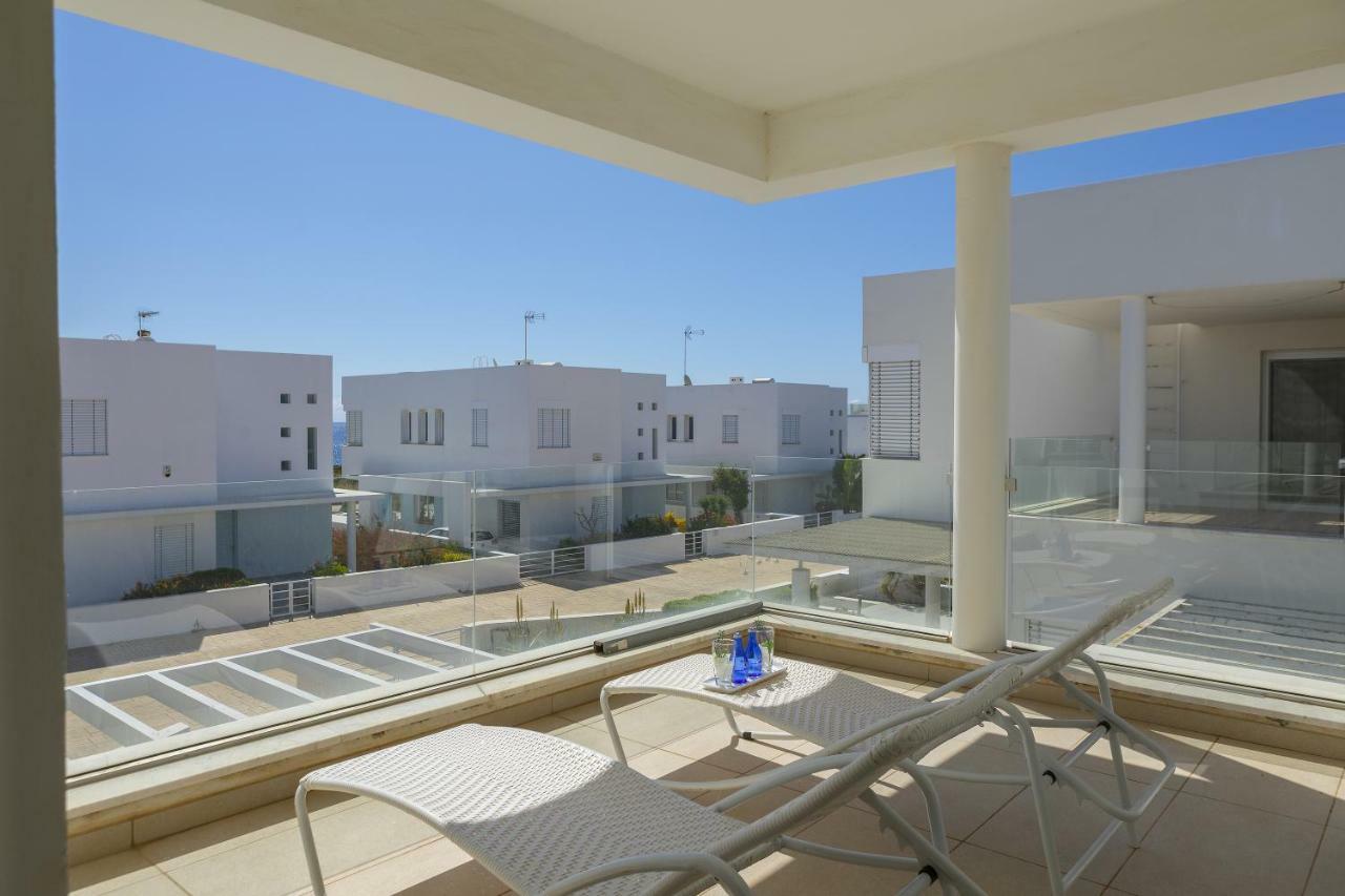 Oceania Villa โปรทาราส ภายนอก รูปภาพ